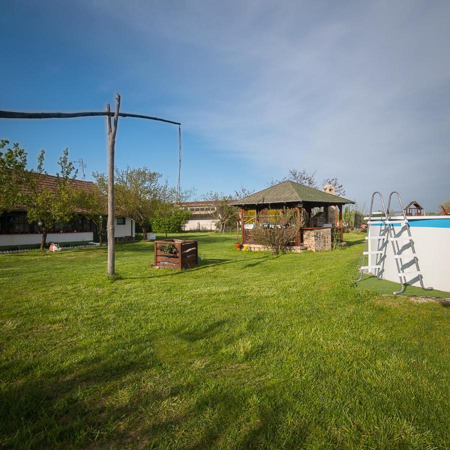 Etno Salas - Etno Ranch - Seosko Turisticko Domacinstvo Villa Palić Esterno foto
